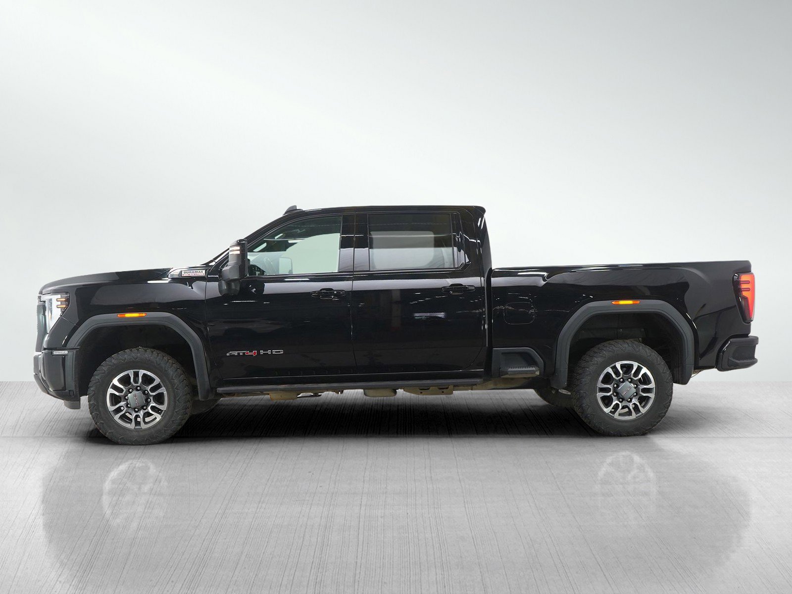 Used 2024 GMC Sierra 2500 AT4 w/ Max Trailering Package image 2