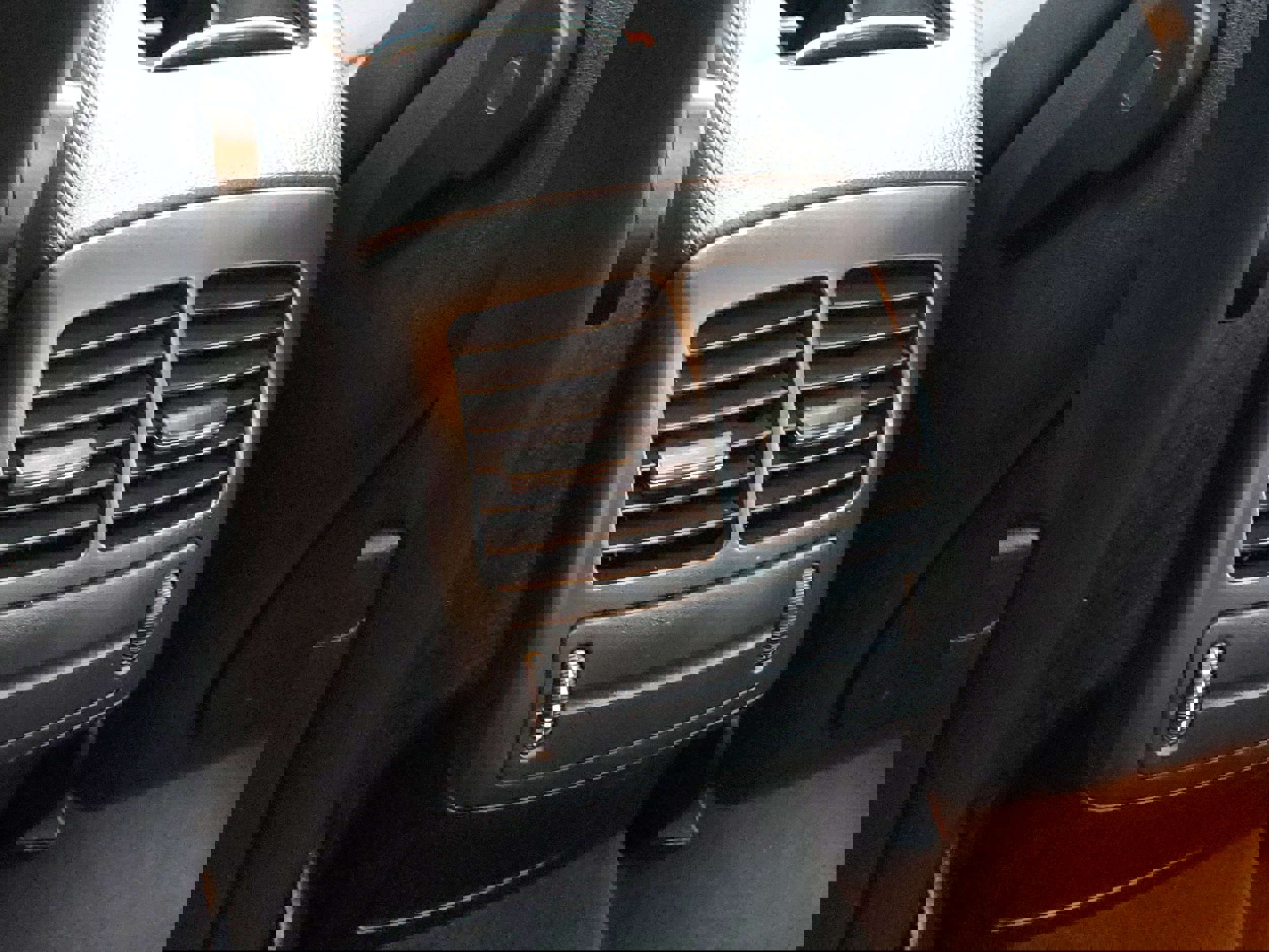 Used 2009 Mercedes-Benz E 350 4MATIC Sedan image 29