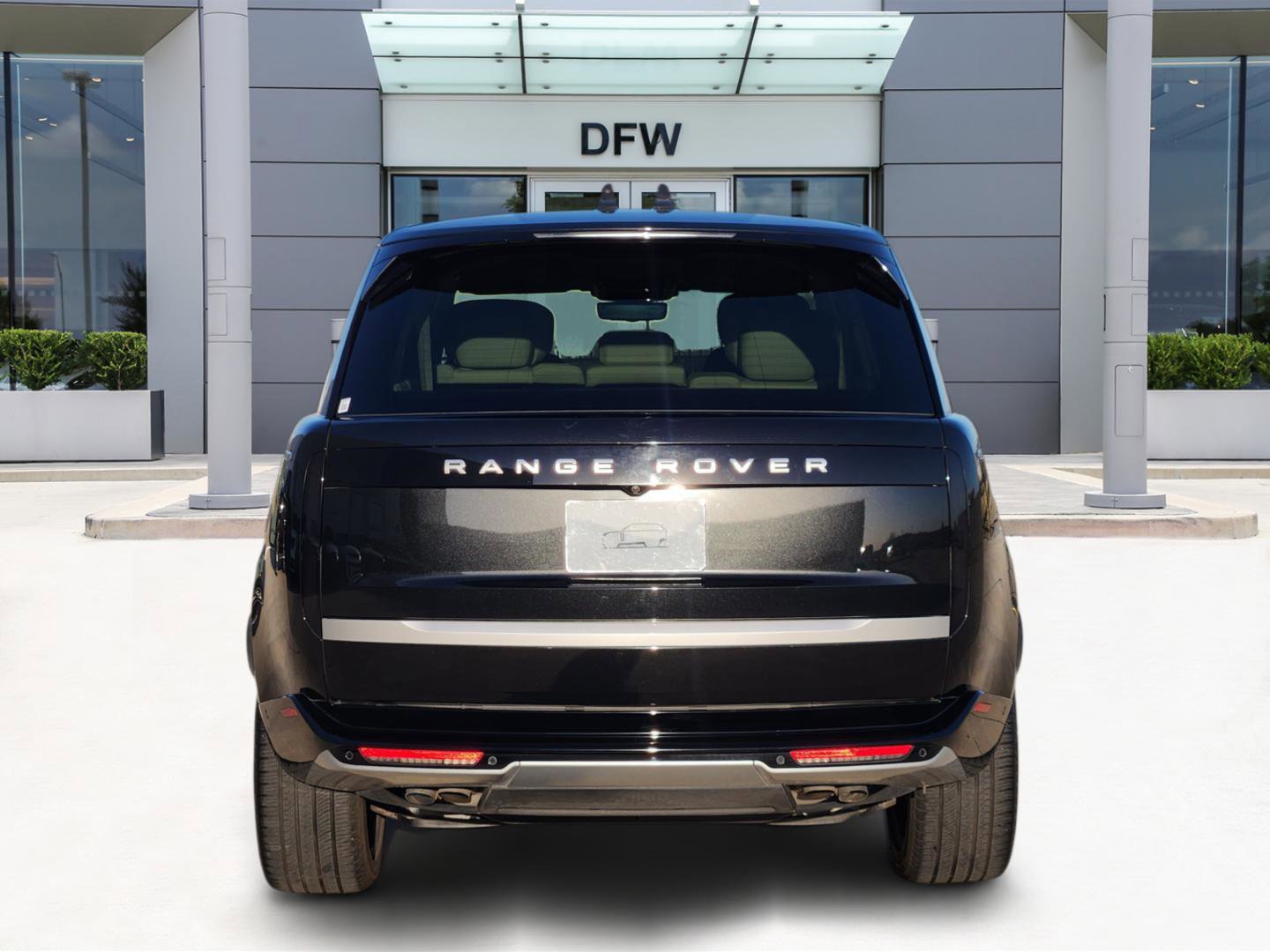 Certified 2024 Land Rover Range Rover Long Wheelbase Autobiography image 6