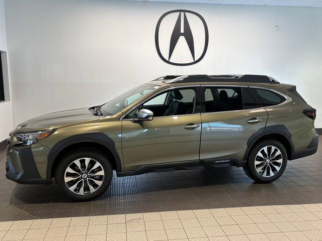 Used 2023 Subaru Outback Touring AWD/4WD image 3