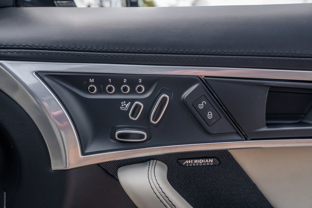 Used 2020 Jaguar F-TYPE R-Dynamic image 32