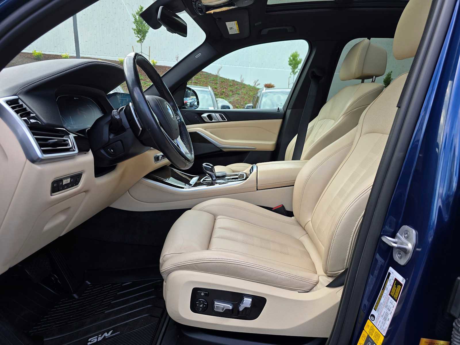 Used 2021 BMW X5 xDrive45e w/ Premium Package image 21