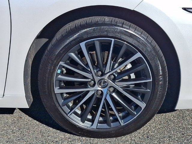Certified 2023 Lexus ES 350 w/ Premium Package FWD image 8