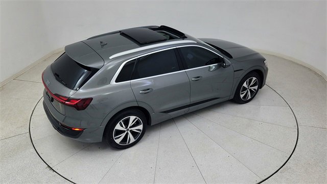 Used 2024 Audi Q8 e-tron Premium image 83