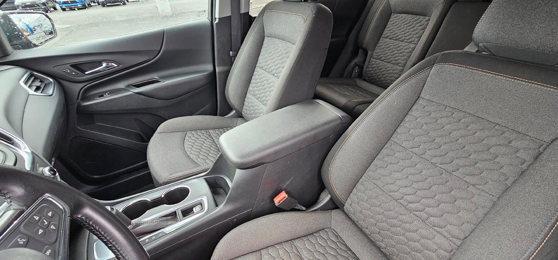 Used 2020 Chevrolet Equinox LT w/ Driver Convenience Package image 7