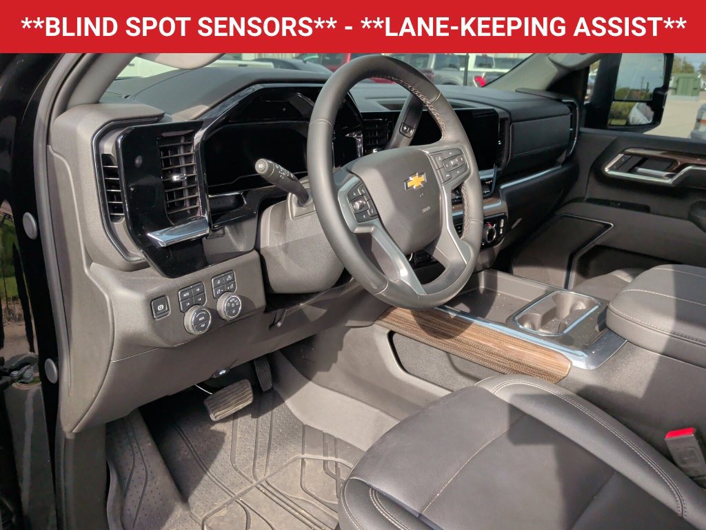 Used 2025 Chevrolet Silverado 2500 LT w/ Texas Edition AWD/4WD image 9