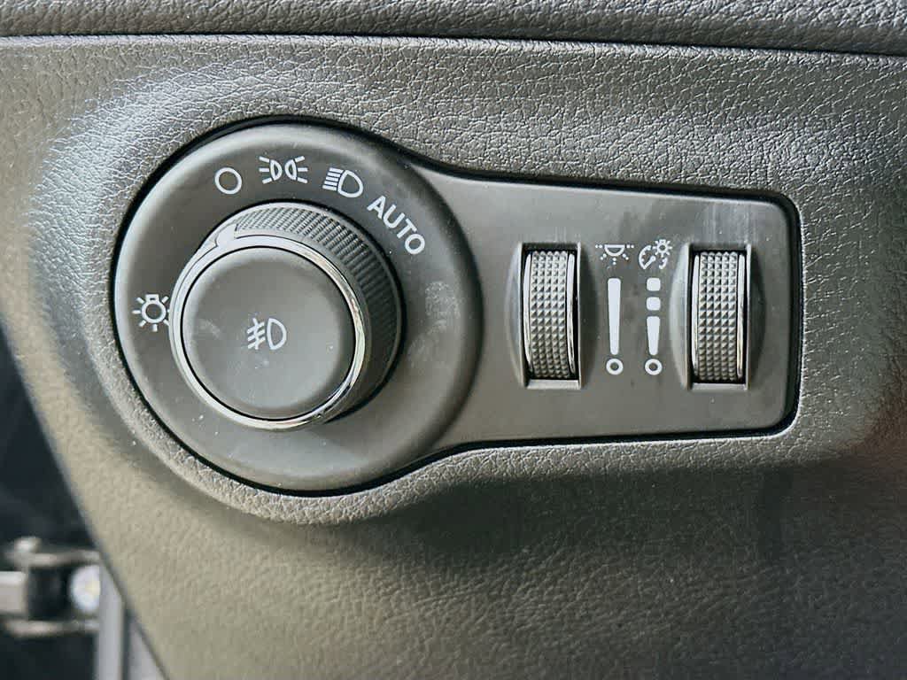 Used 2021 Jeep Compass Limited w/ Sun and Sound Group AWD/4WD image 27