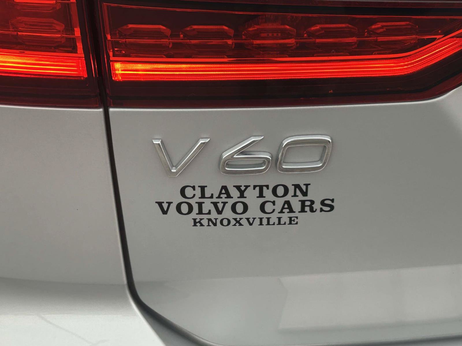 Certified 2025 Volvo V60 B5 Cross Country Plus AWD/4WD image 12