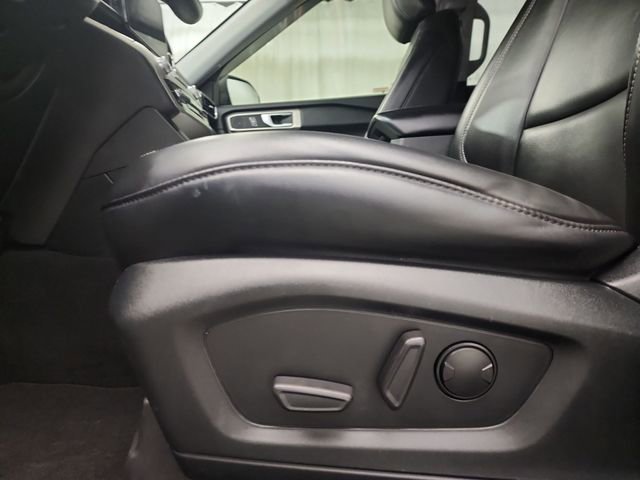 Used 2021 Ford Explorer XLT w/ Equipment Group 202A image 18