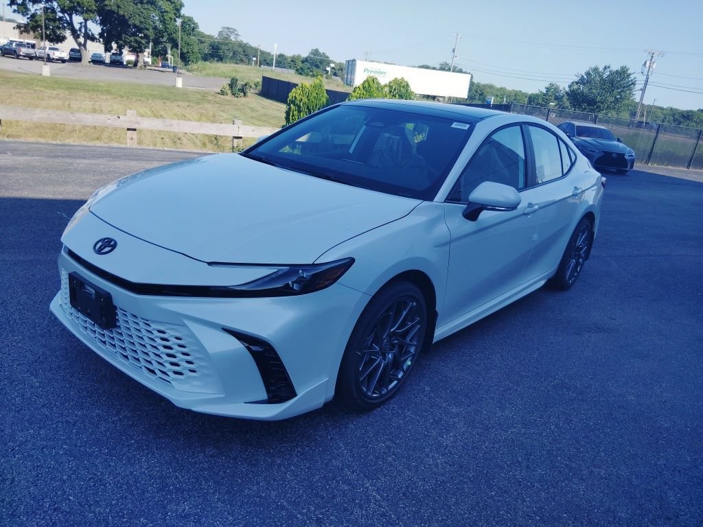 New 2026 Toyota Camry Hybrid AWD/4WD image 2