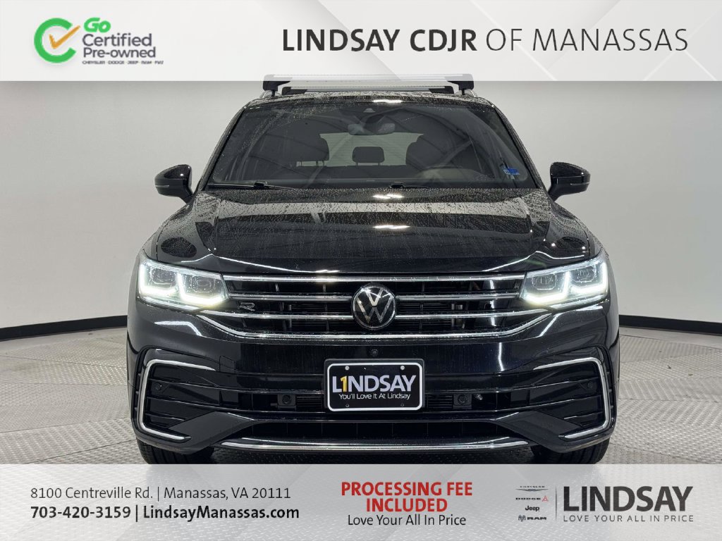 Used 2024 Volkswagen Tiguan SEL R-Line AWD/4WD image 3