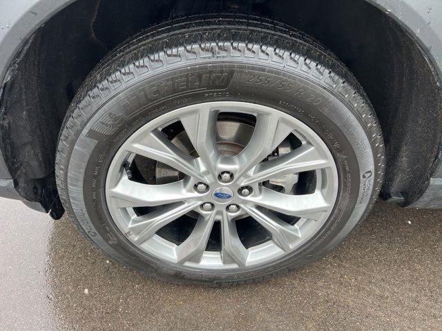 Used 2022 Ford Explorer XLT w/ Equipment Group 202A image 9