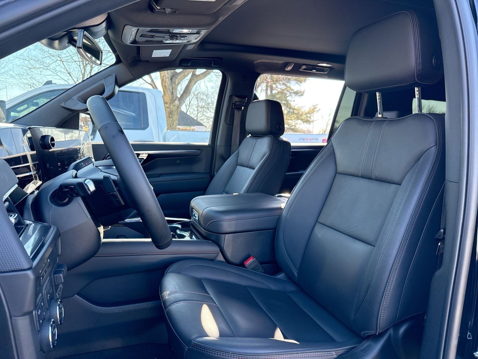 Used 2025 Chevrolet Suburban RST w/ RST Capability Package image 13