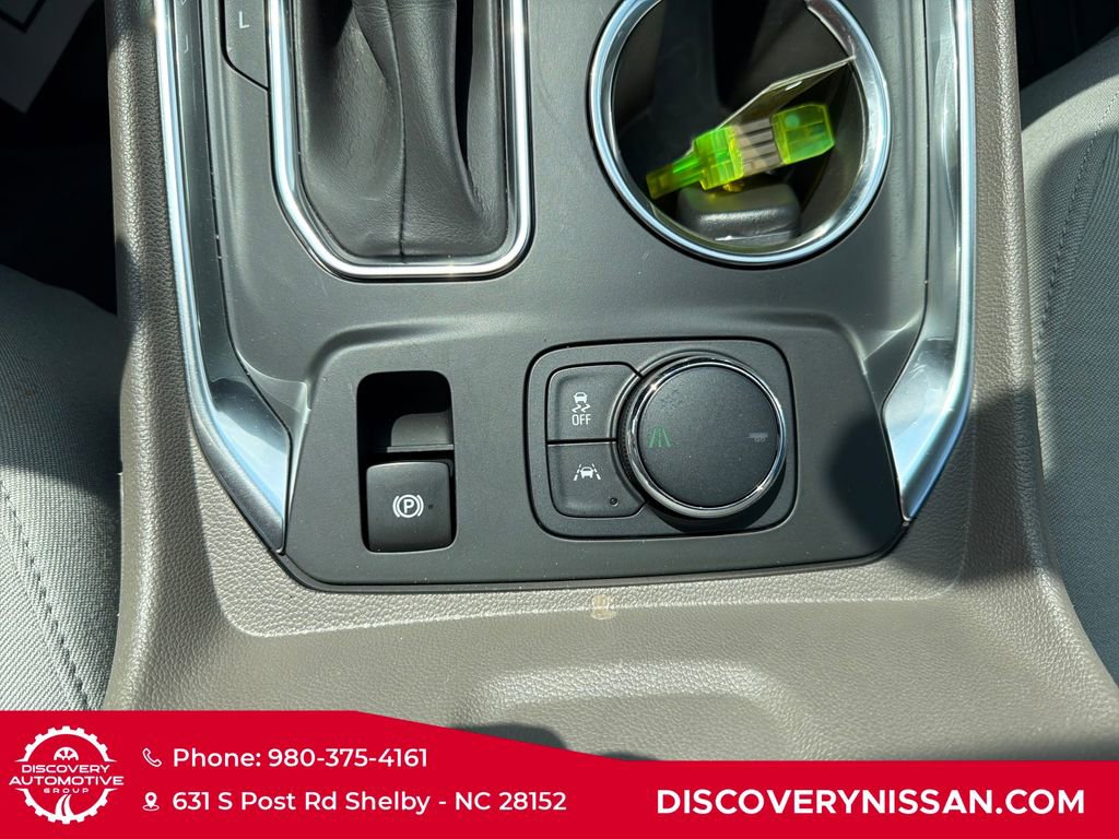 Used 2021 Chevrolet Traverse LT FWD image 22
