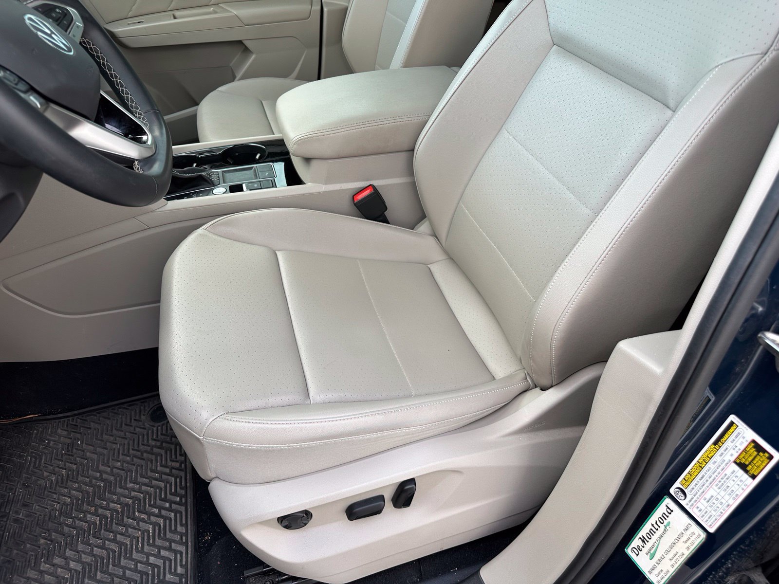 Used 2023 Volkswagen Atlas SE w/ Panoramic Sunroof Package FWD image 13