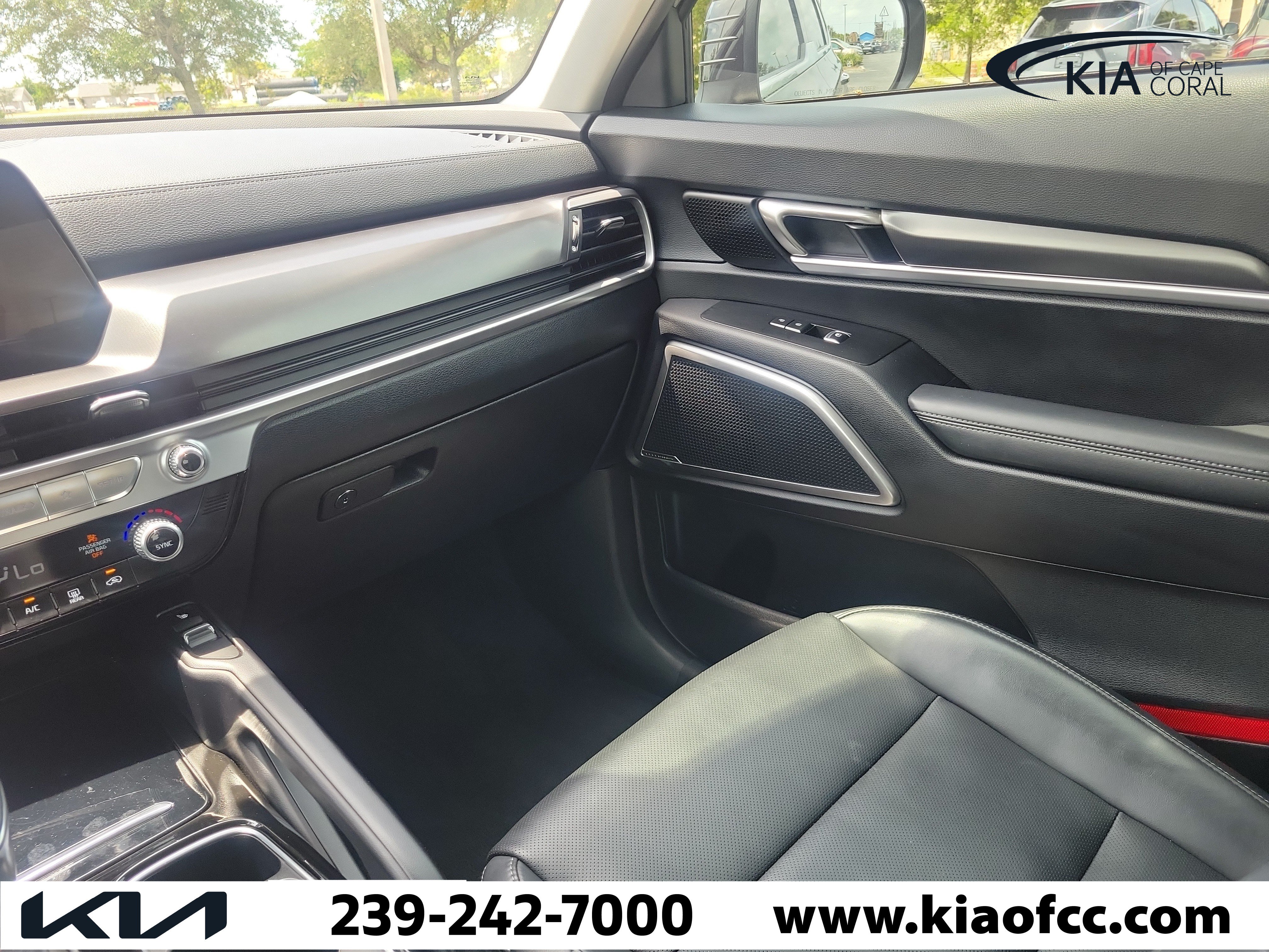 Certified 2024 Kia Telluride S w/ S Sunroof Package AWD/4WD image 21