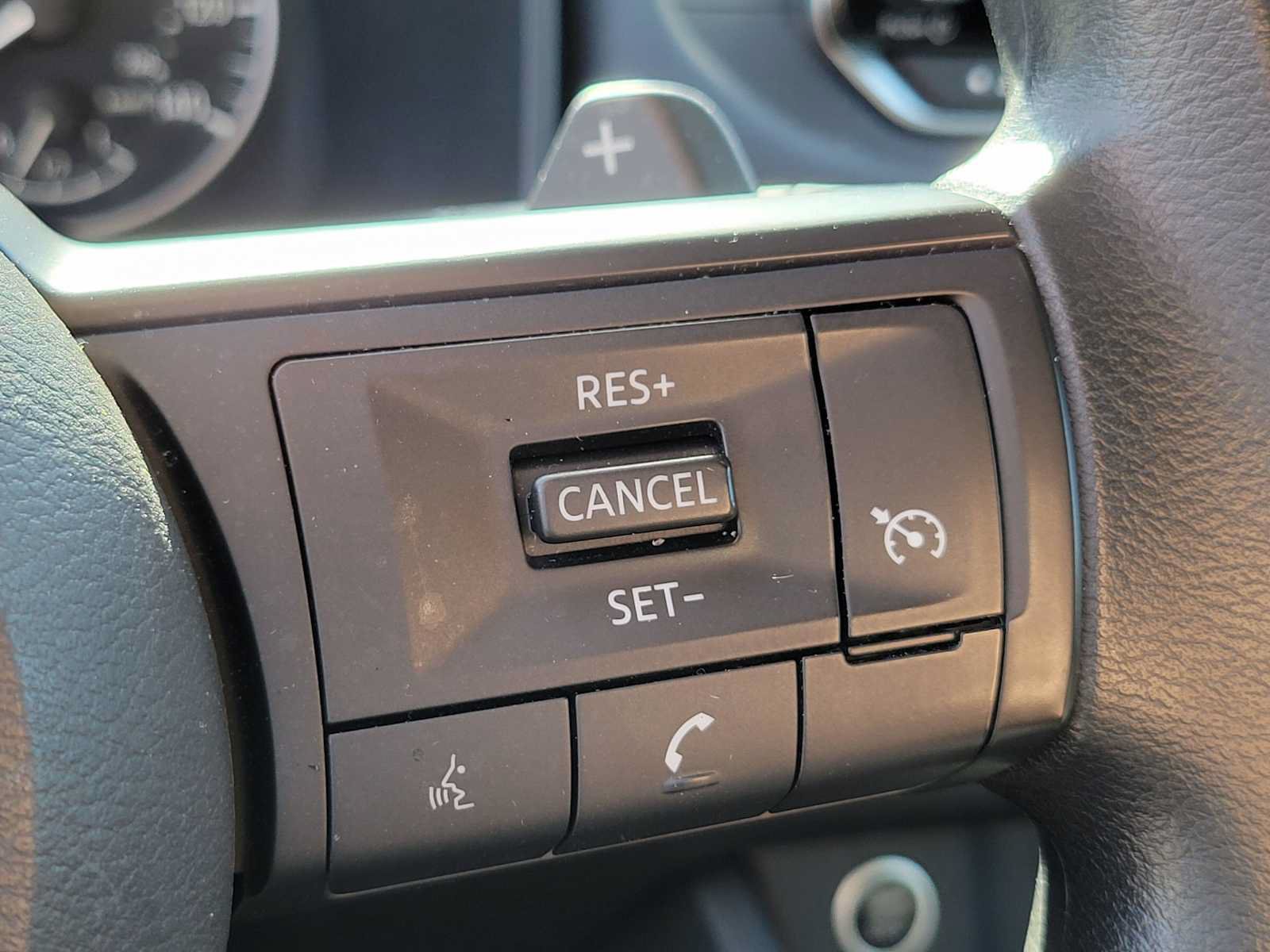 Used 2023 Nissan Rogue S AWD/4WD image 29