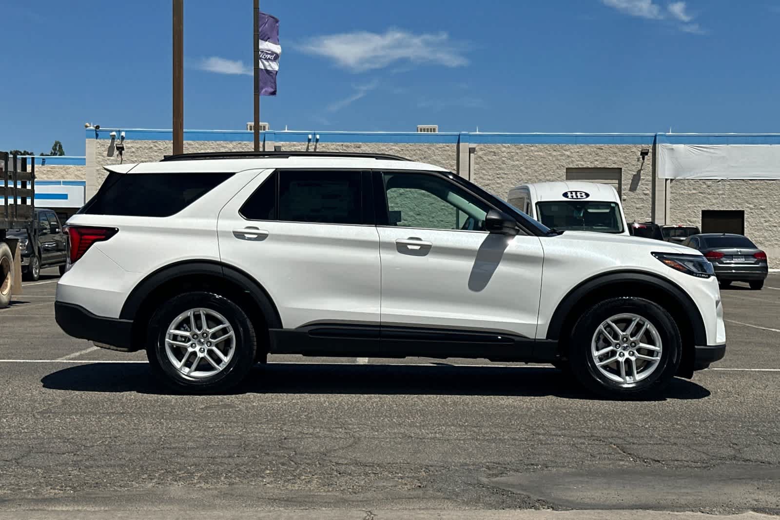 New 2026 Ford Explorer Active w/ Active Comfort Package RWD image 8