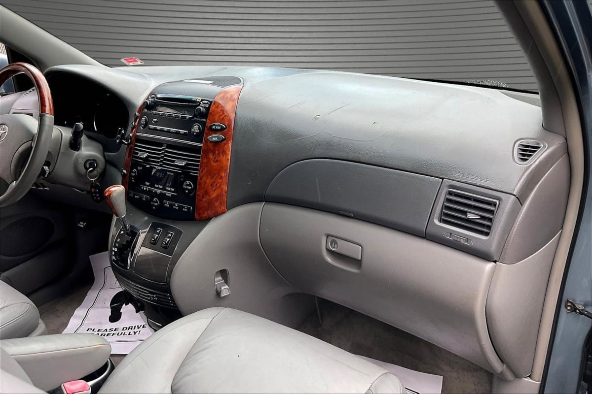 Used 2006 Toyota Sienna XLE Limited AWD/4WD image 26