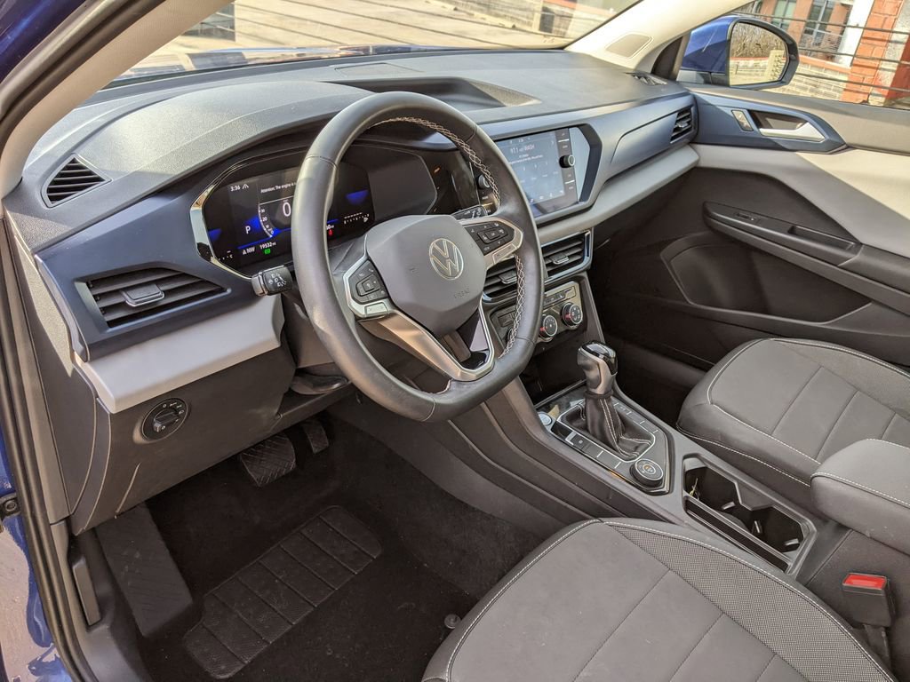Certified 2023 Volkswagen Taos SE image 8