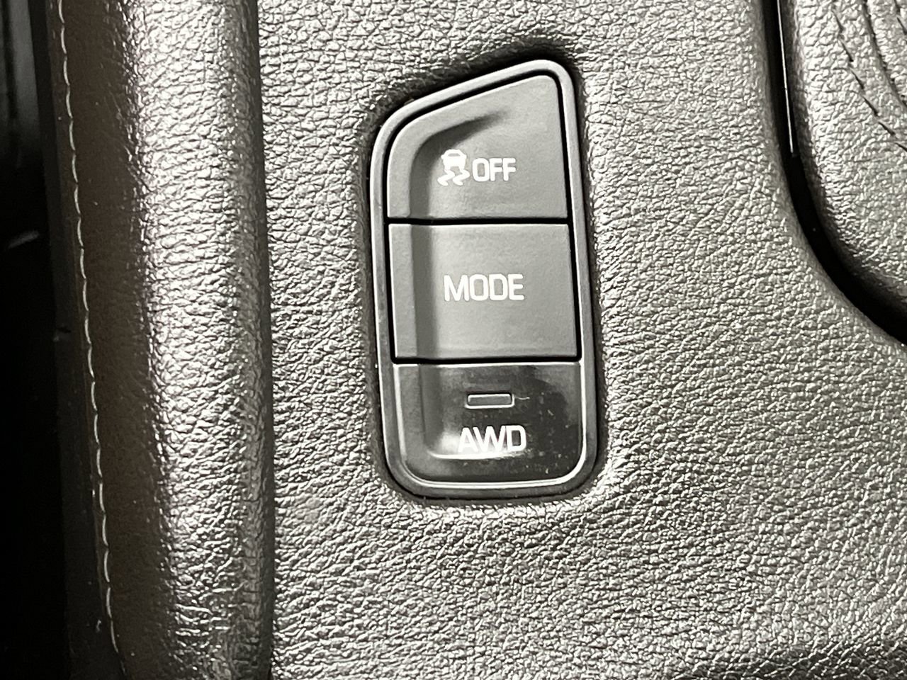Used 2018 Cadillac XT5 Luxury AWD/4WD image 16
