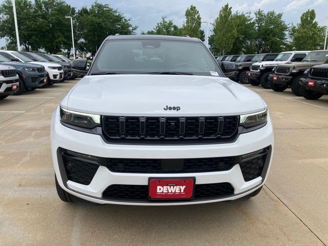 New 2026 Jeep Grand Cherokee Summit AWD/4WD image 2