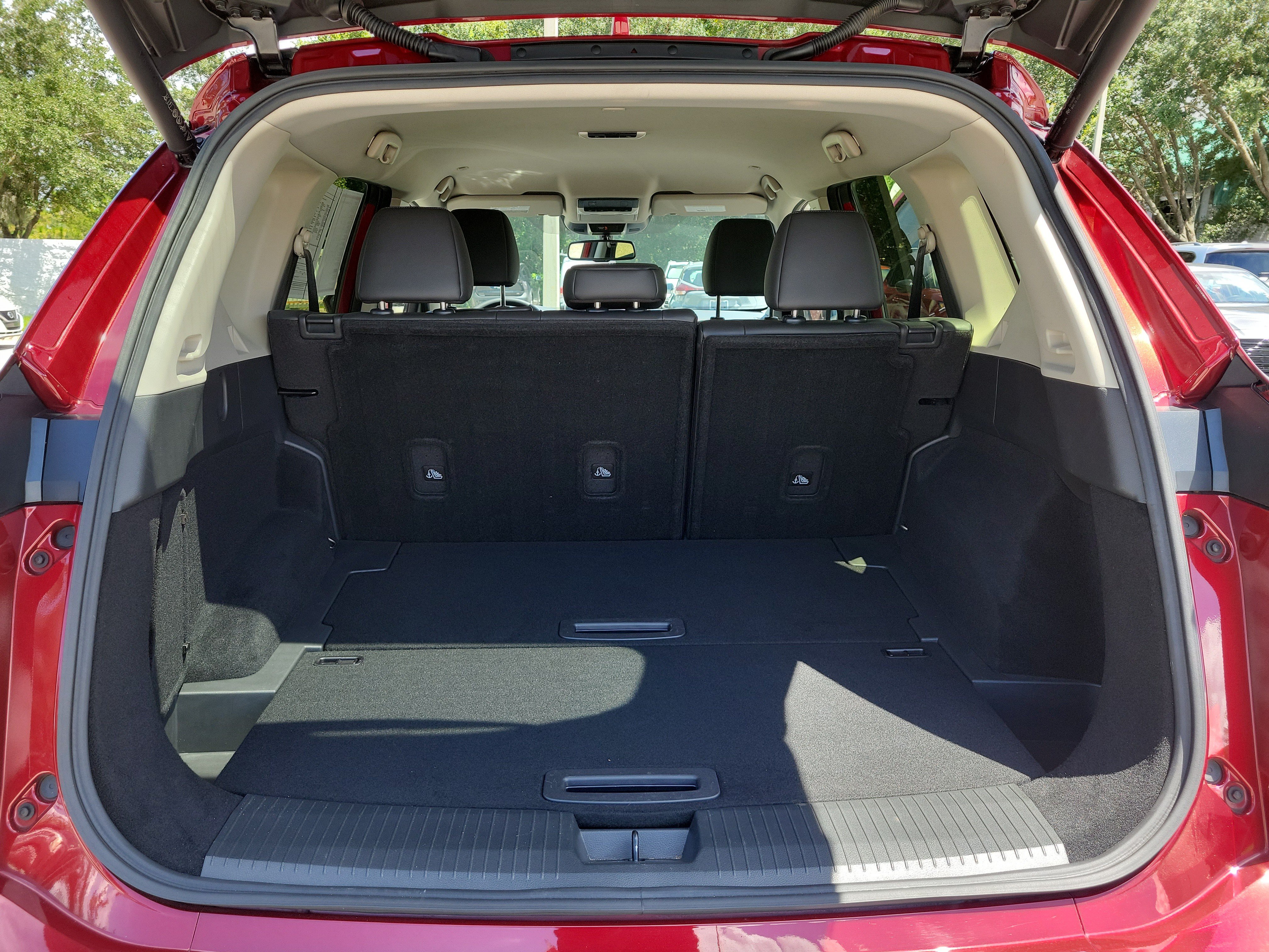 Certified 2025 Nissan Rogue SL FWD image 13