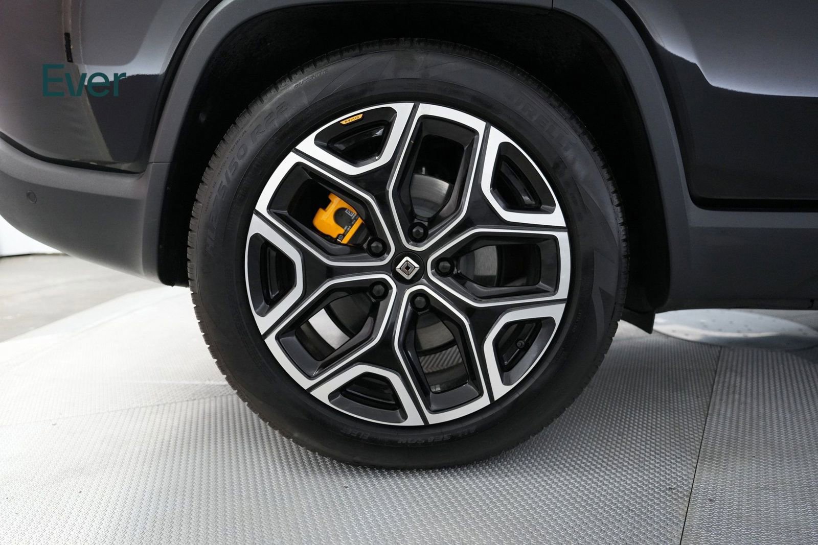 Used 2024 Rivian R1S Adventure image 19