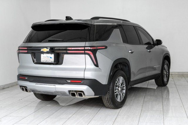 Used 2025 Chevrolet Traverse LT w/ LPO, Floor Liner Package FWD image 6
