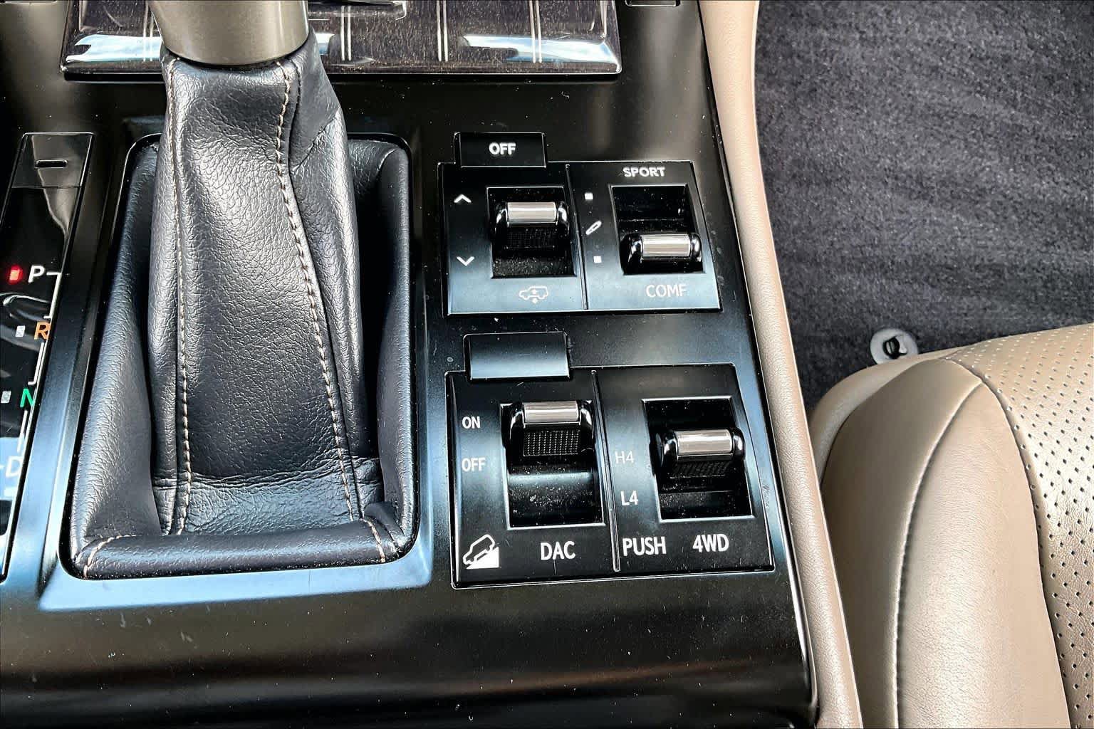 Used 2021 Lexus GX 460 Luxury w/ Sport Design Package image 33