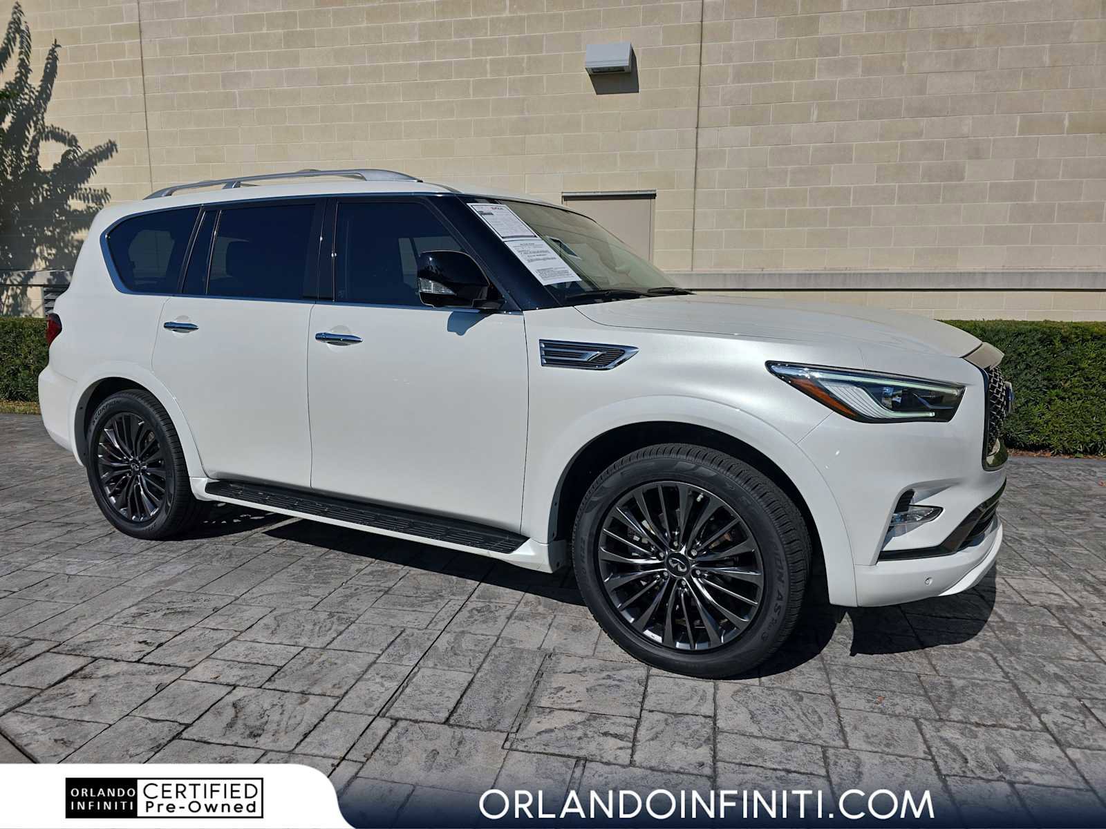 Certified 2024 INFINITI QX80 Premium Select w/ Cargo Package image 1