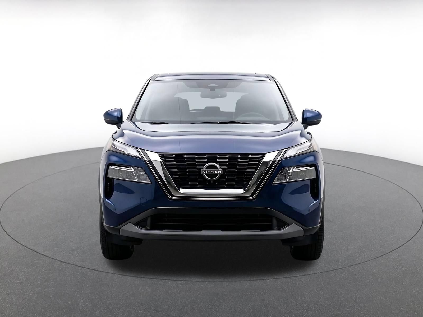 Used 2025 Nissan Rogue SV AWD/4WD image 2