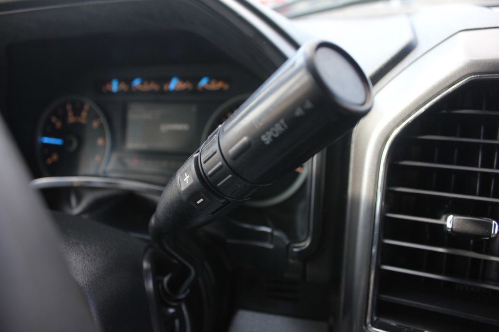 Used 2017 Ford F150 XLT w/ Trailer Tow Package image 16