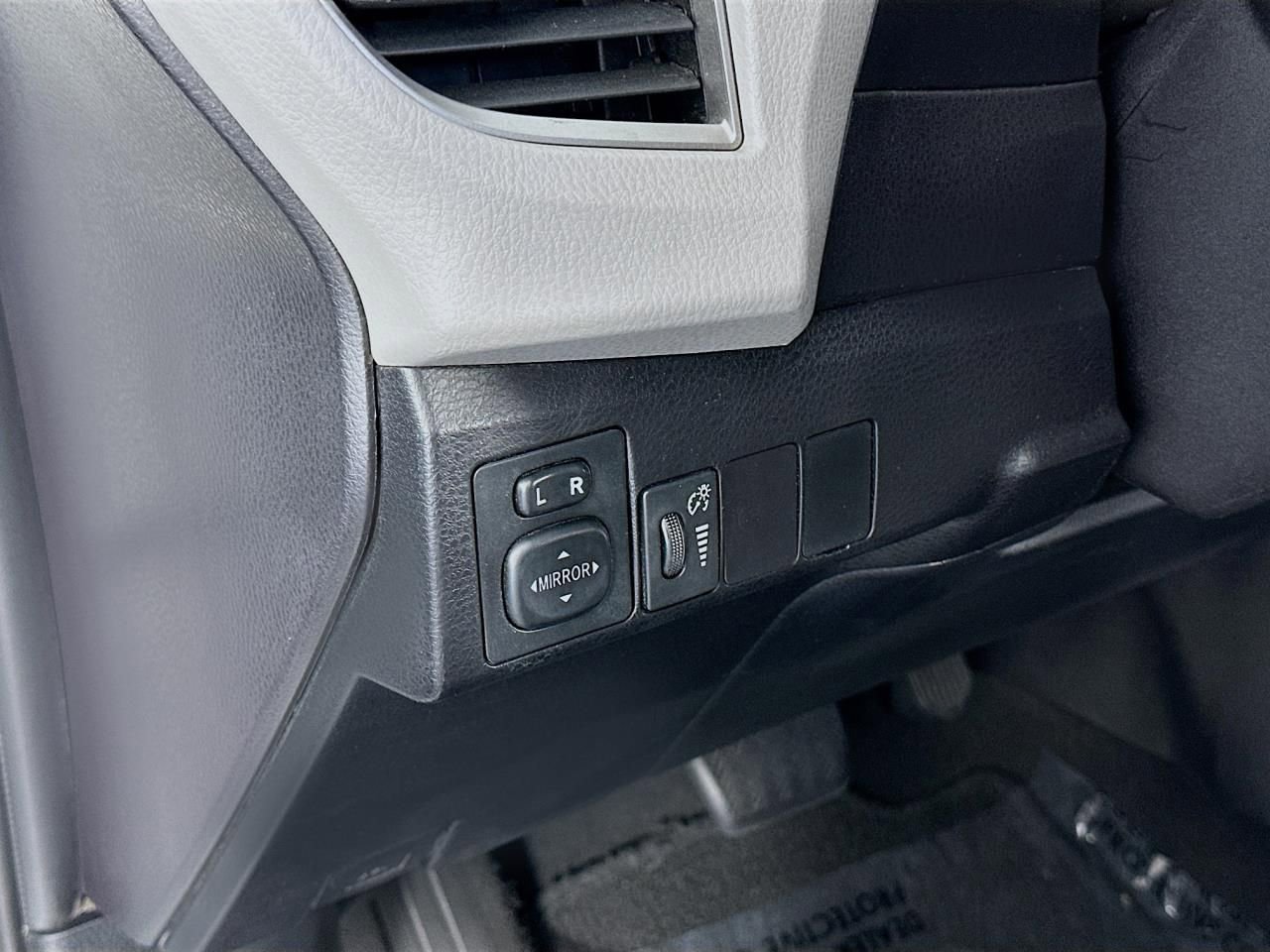 Used 2016 Toyota Corolla LE image 25