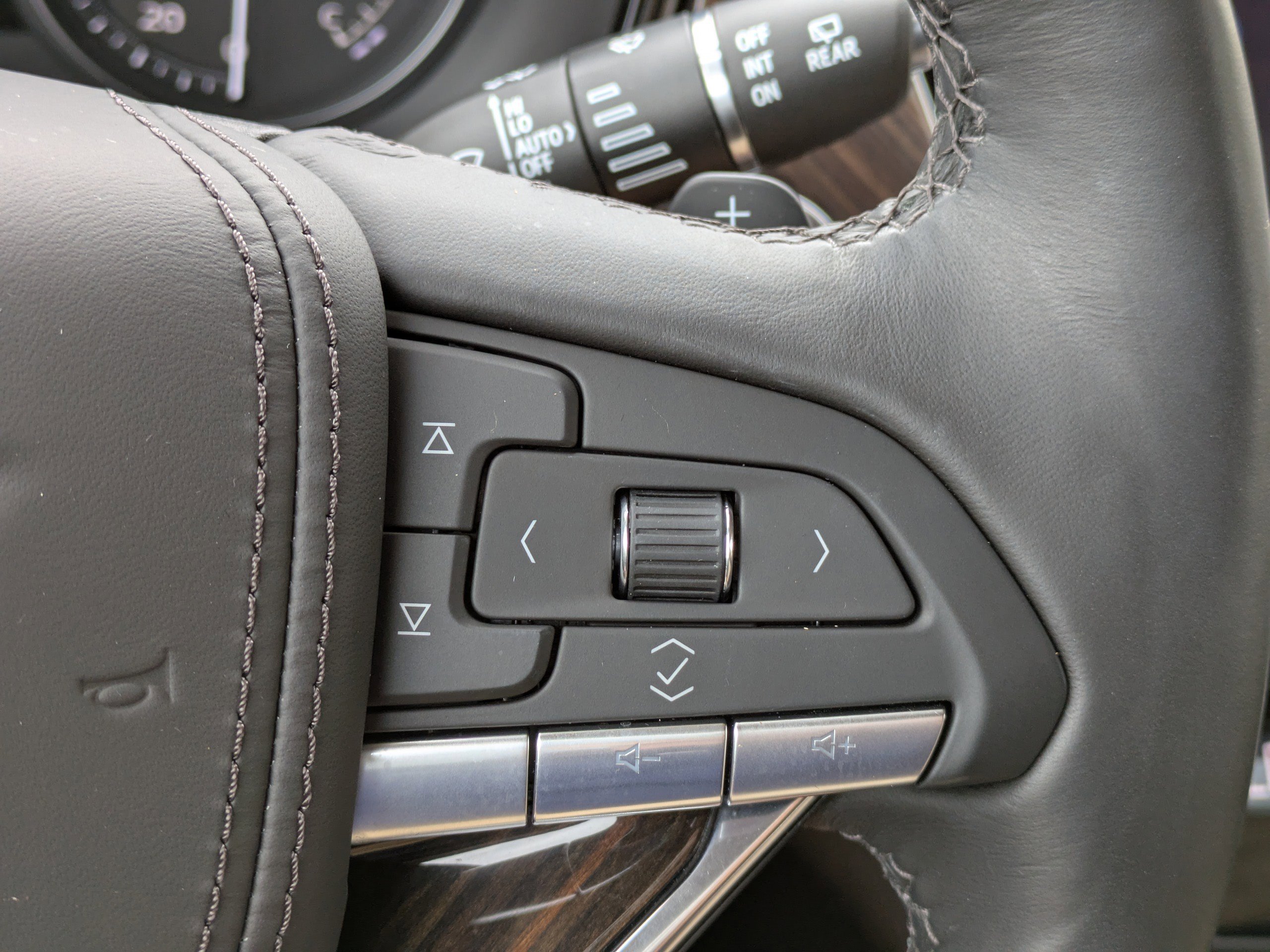 Certified 2025 Cadillac XT6 Premium Luxury w/ Platinum Package image 25