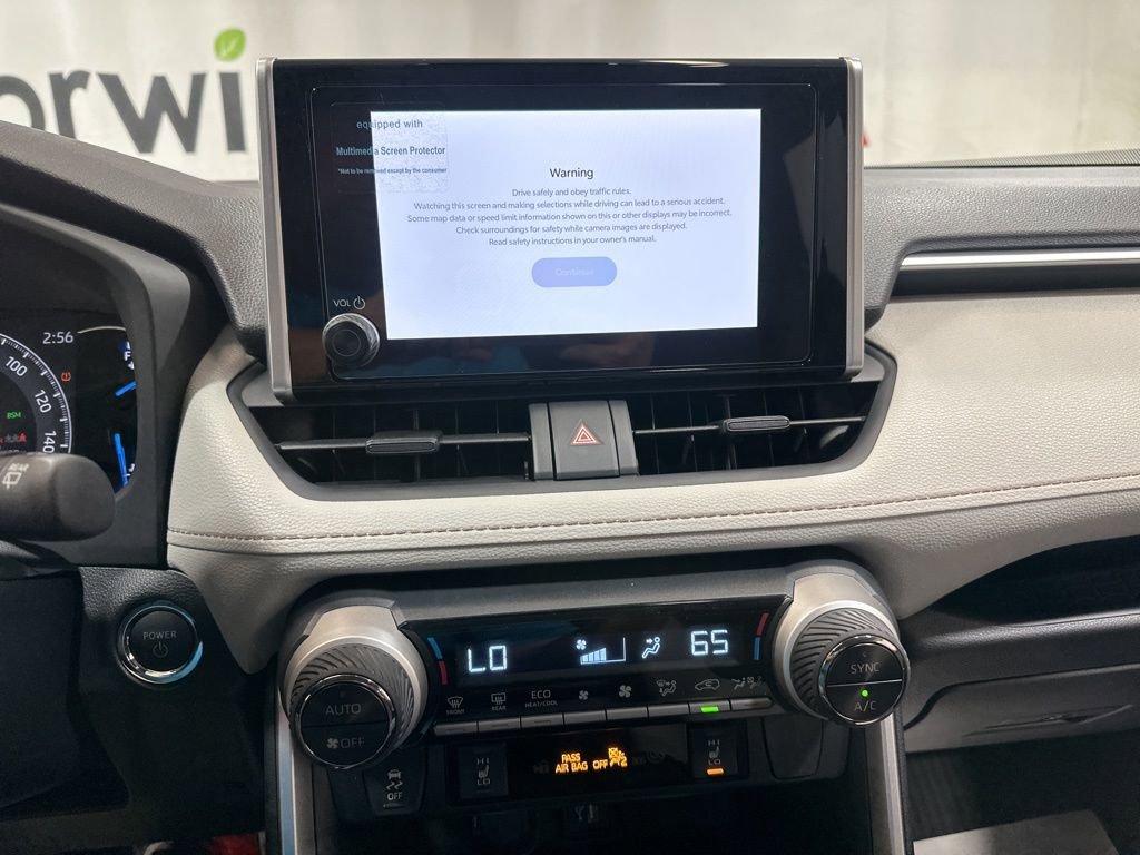 Used 2025 Toyota RAV4 XLE image 24