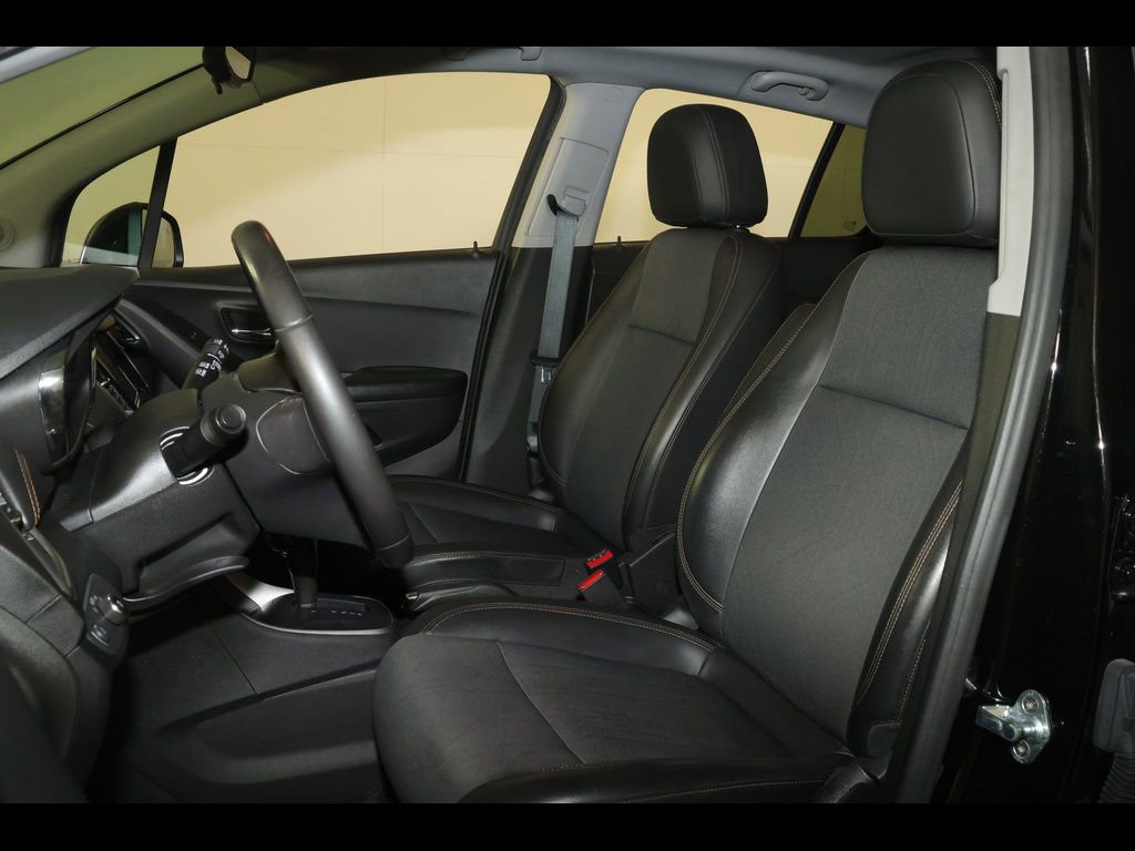 Used 2022 Chevrolet Trax LT w/ Driver Confidence Package image 23