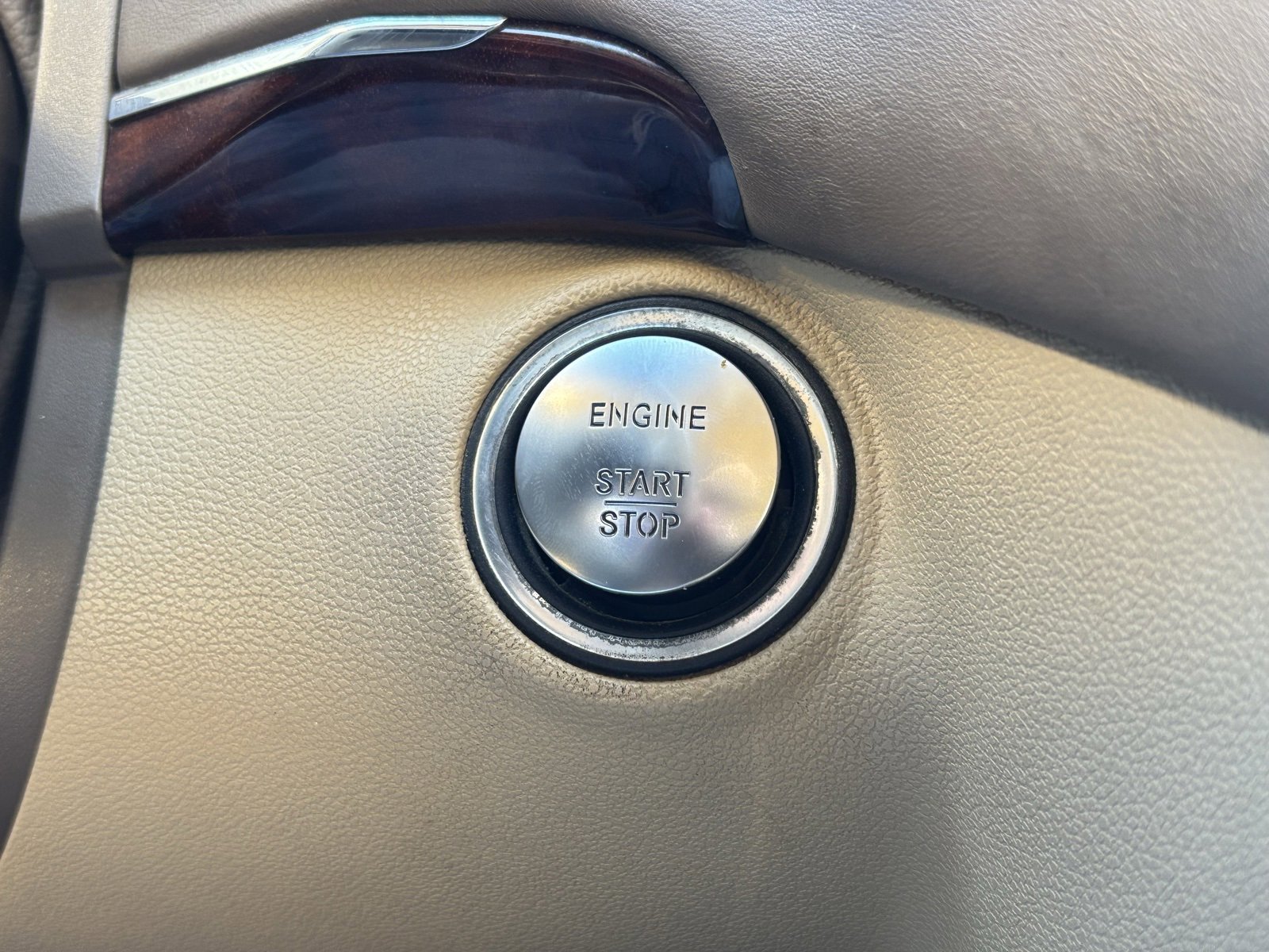 Used 2011 Mercedes-Benz GL 550 4MATIC image 24