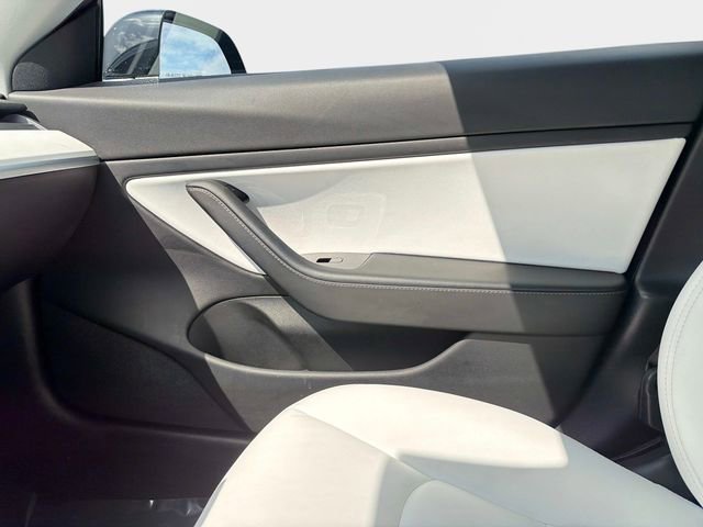 Used 2020 Tesla Model 3 Performance image 22