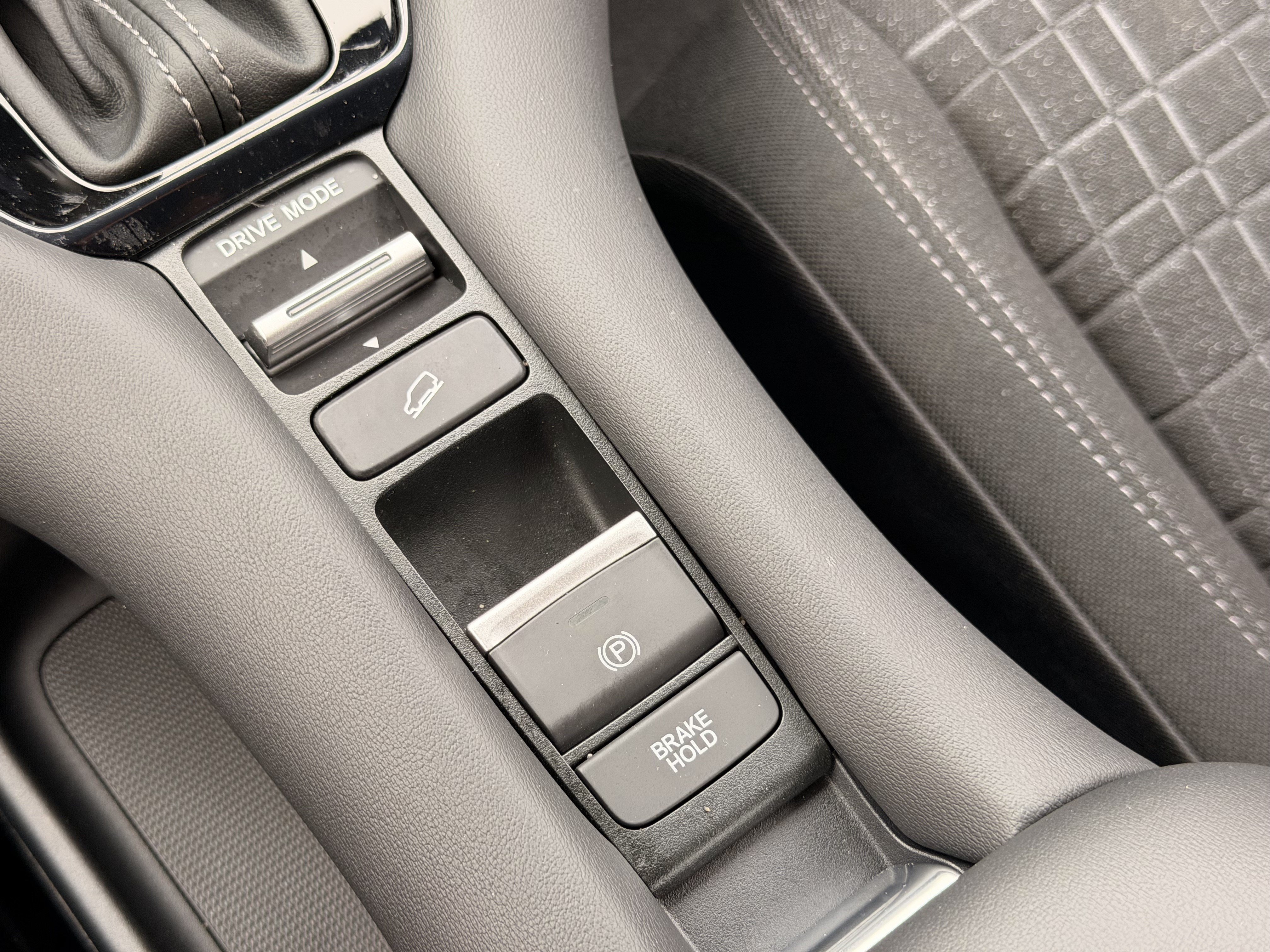 Certified 2024 Honda HR-V LX image 27