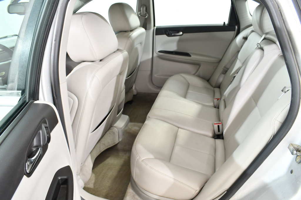 Used 2012 Chevrolet Impala LTZ FWD image 16