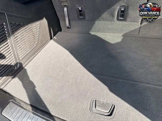 Used 2025 Chevrolet Suburban Z71 image 38