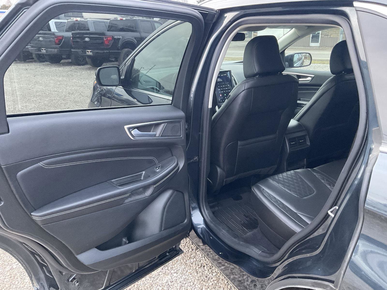 Used 2023 Ford Edge Titanium image 16