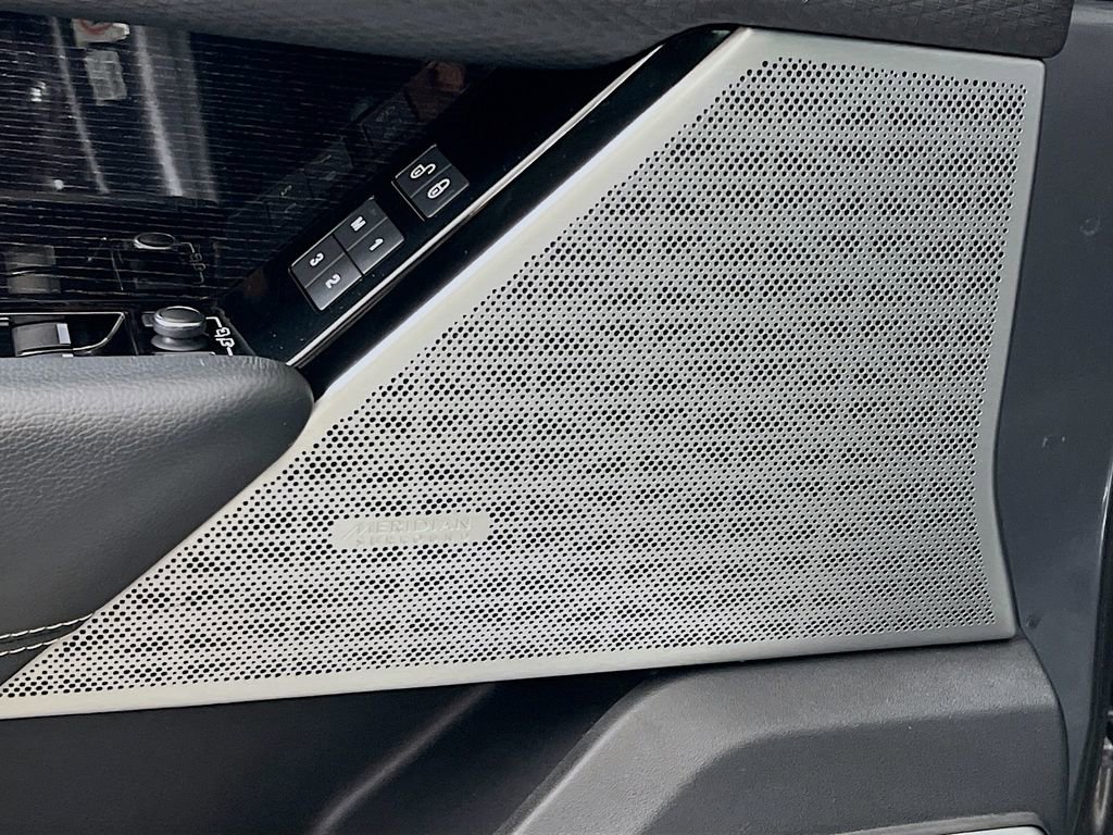 Used 2019 Land Rover Range Rover Velar R-Dynamic SE image 19