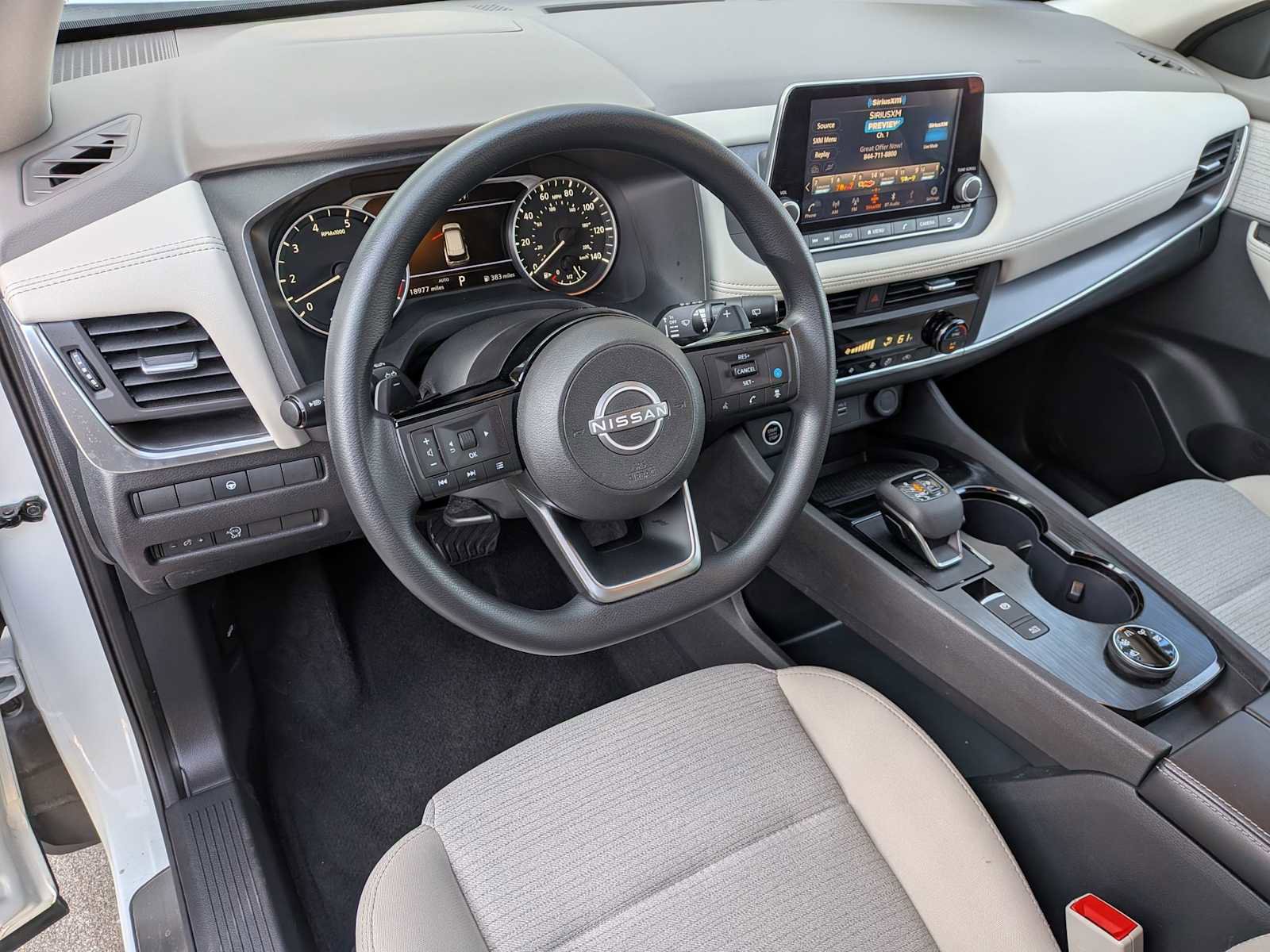 Used 2023 Nissan Rogue SV AWD/4WD image 14