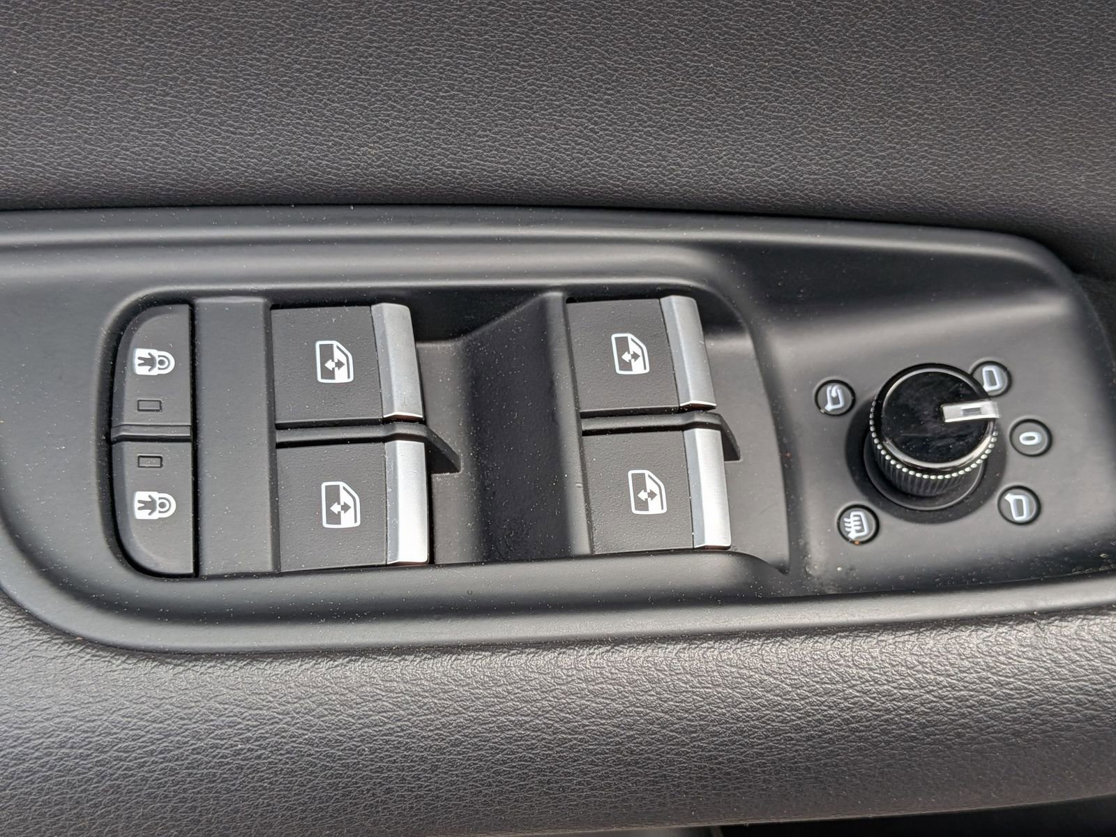 Used 2020 Audi Q8 Premium Plus image 14