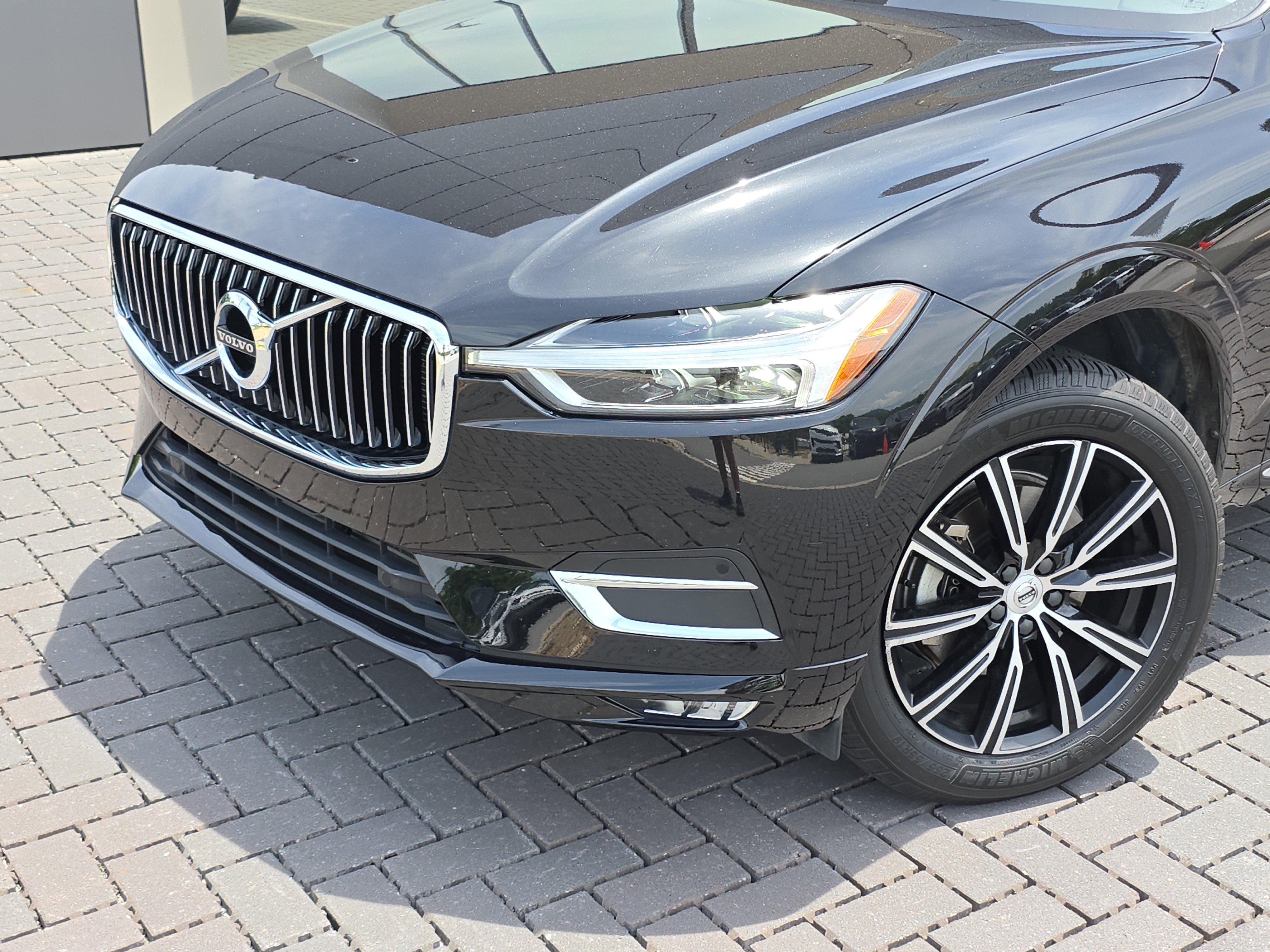 Used 2020 Volvo XC60 T5 Inscription AWD/4WD image 9