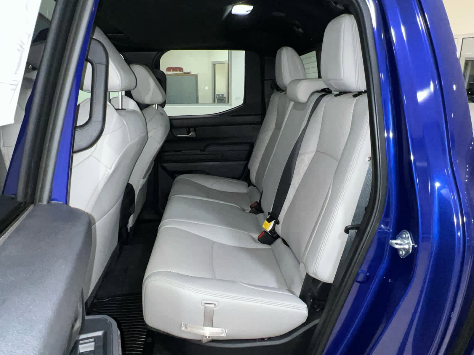 Used 2024 Toyota Tacoma Limited w/ Limited Package (LT) image 12