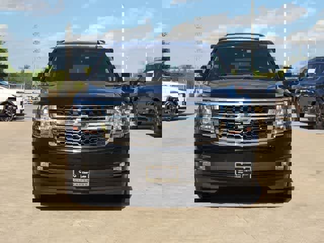 Used 2016 Chevrolet Suburban LT w/ Luxury Package AWD/4WD image 5