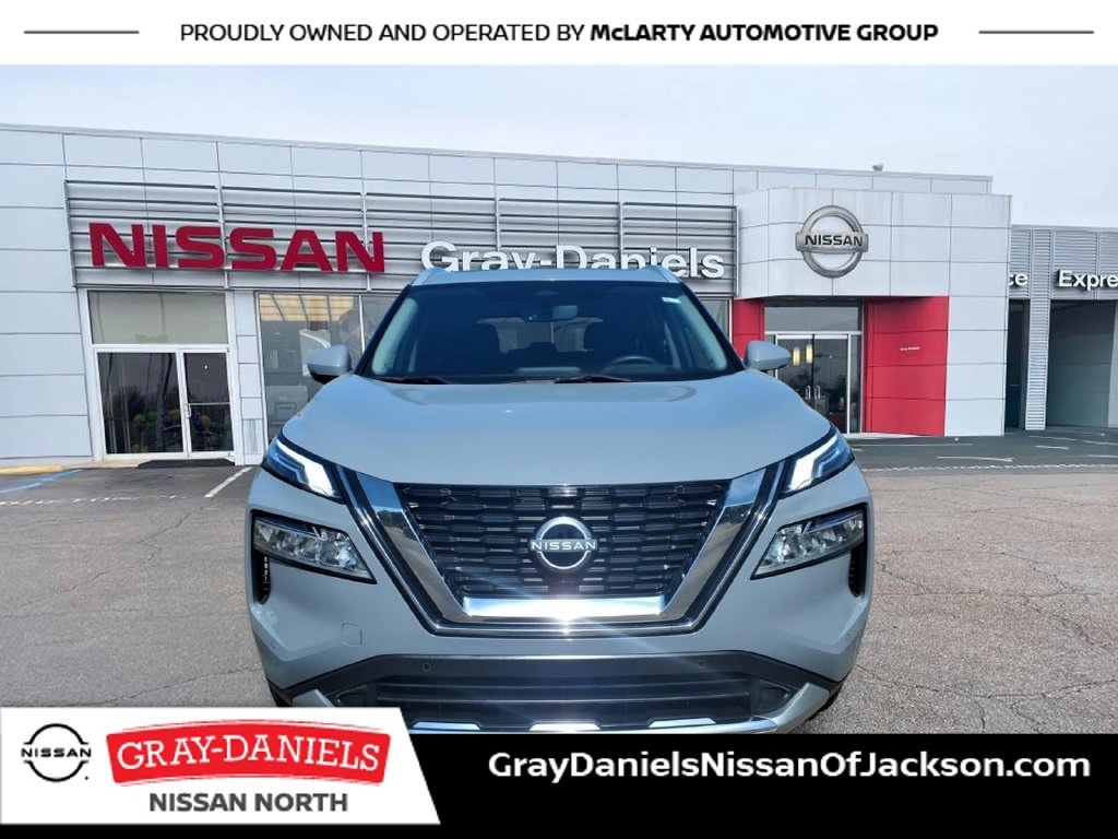 Used 2023 Nissan Rogue Platinum w/ Platinum Premium Package FWD image 2